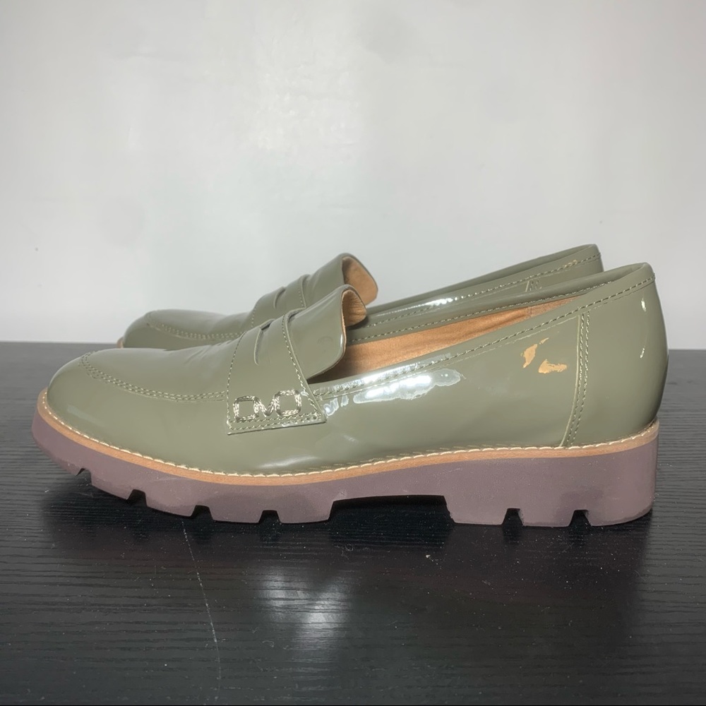 Vionic Womens Cheryl Patent Leather Loafers Green Platform Slip On Size 8